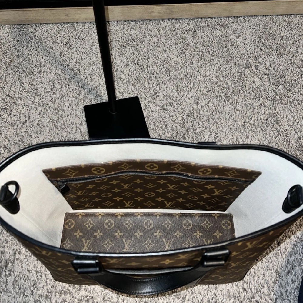 Louis Vuitton Monogram Macassar - Picture 9 of 16